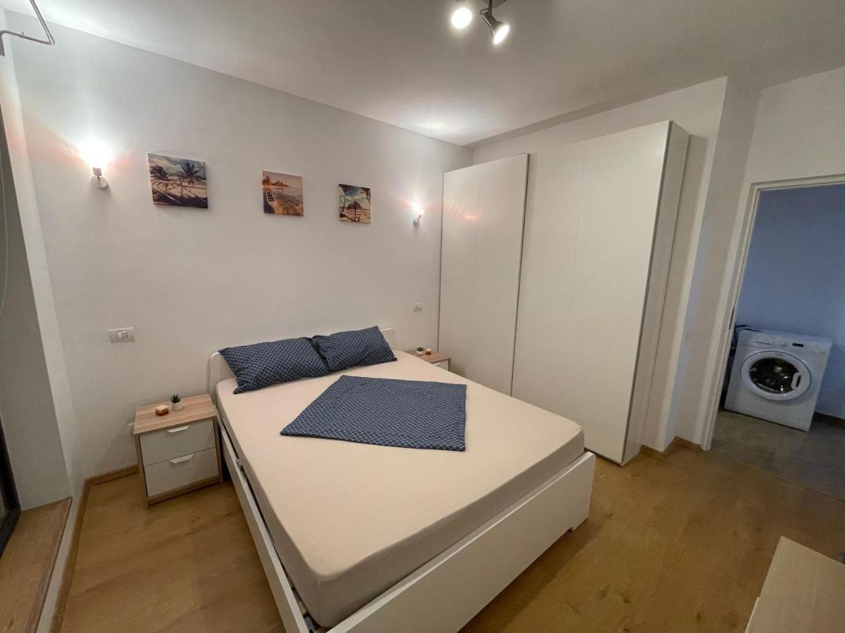 Gold Luxury Apartment Close To Presidential Palace Bucureşti Exterior foto